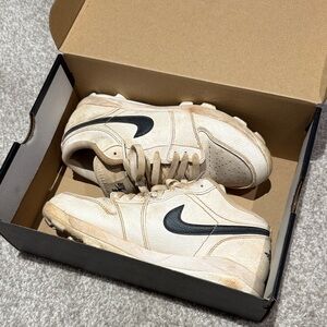 Nike Jordan 1 retro MCS low cleats